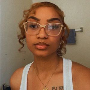 Meet your Posher, Tokeeta